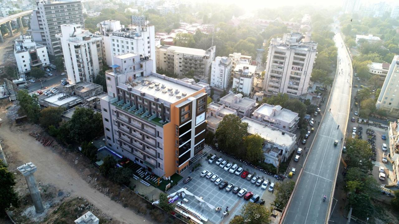 Apricot Hotel , Ahmedabad Exterior photo