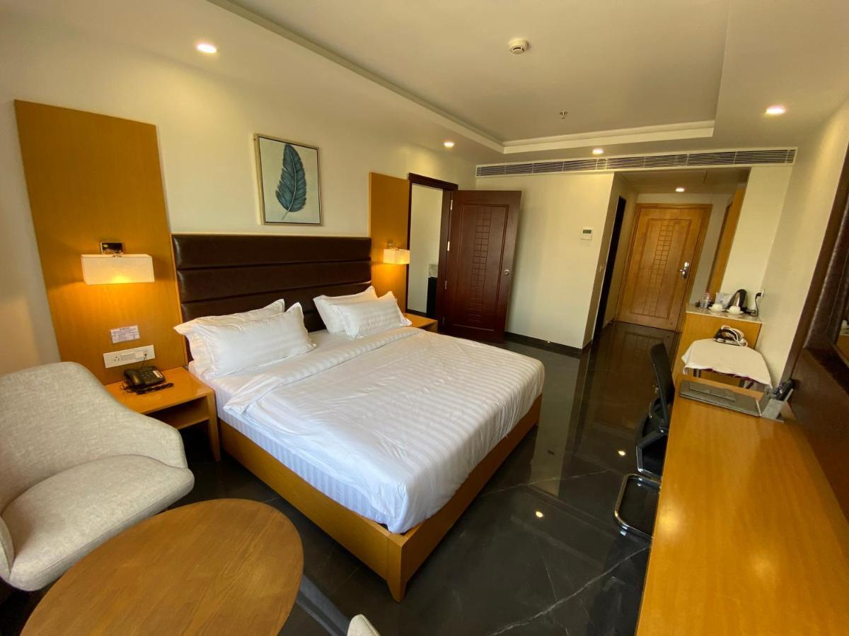 Apricot Hotel , Ahmedabad Exterior photo