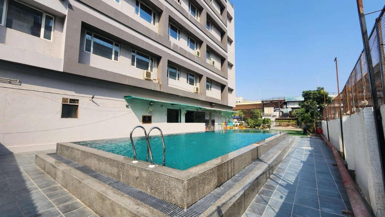 Apricot Hotel , Ahmedabad Exterior photo